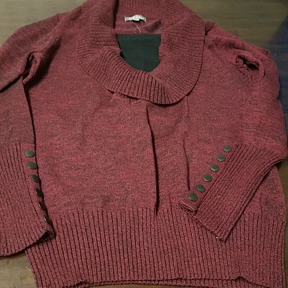 Womans maroon sweater - Picture 1 of 4
